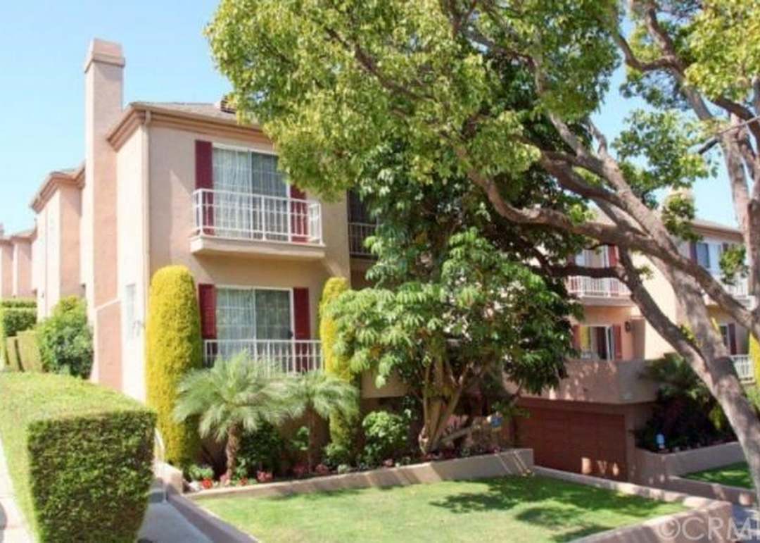 Street view preview for 123 Palm Ave, Irvine, CA